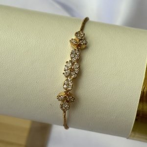 Flower bracelet with adjustable zirconia