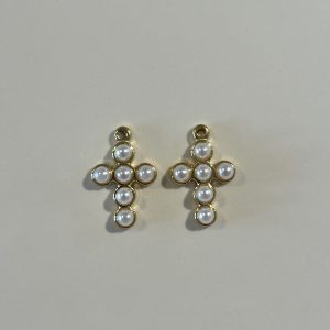 Cruz de perlas